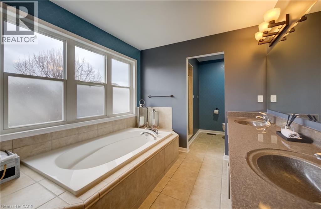 76 GLAZEBROOK Crescent, Cambridge, Ontario, N1T2H8 — Photo 31
