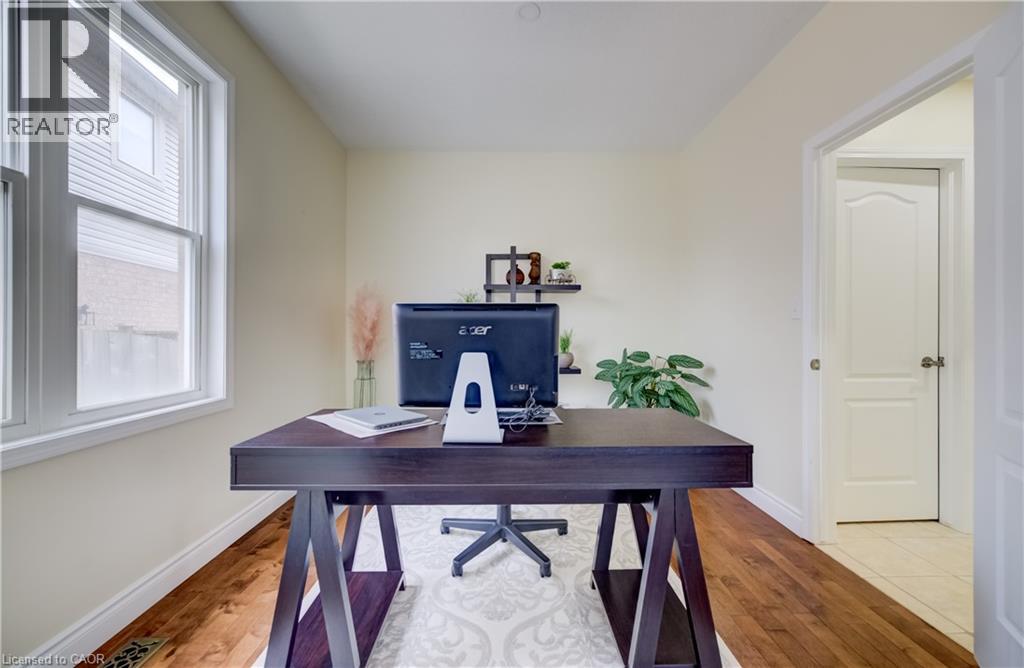 76 GLAZEBROOK Crescent, Cambridge, Ontario, N1T2H8 — Photo 9