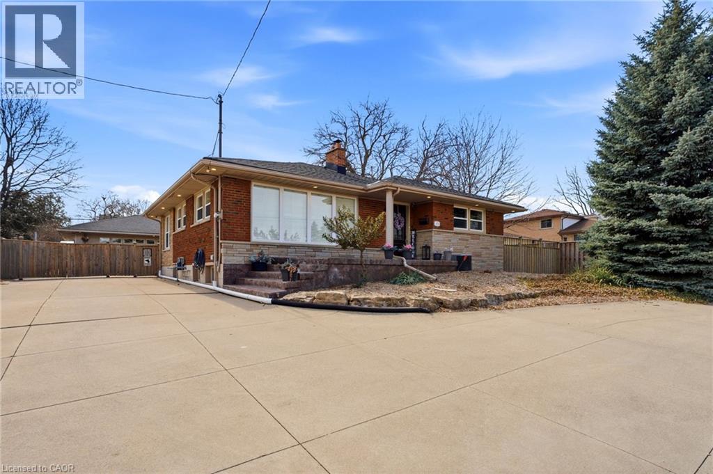 473 MOHAWK Road W, Hamilton, Ontario, L9C1X3 — Photo 2