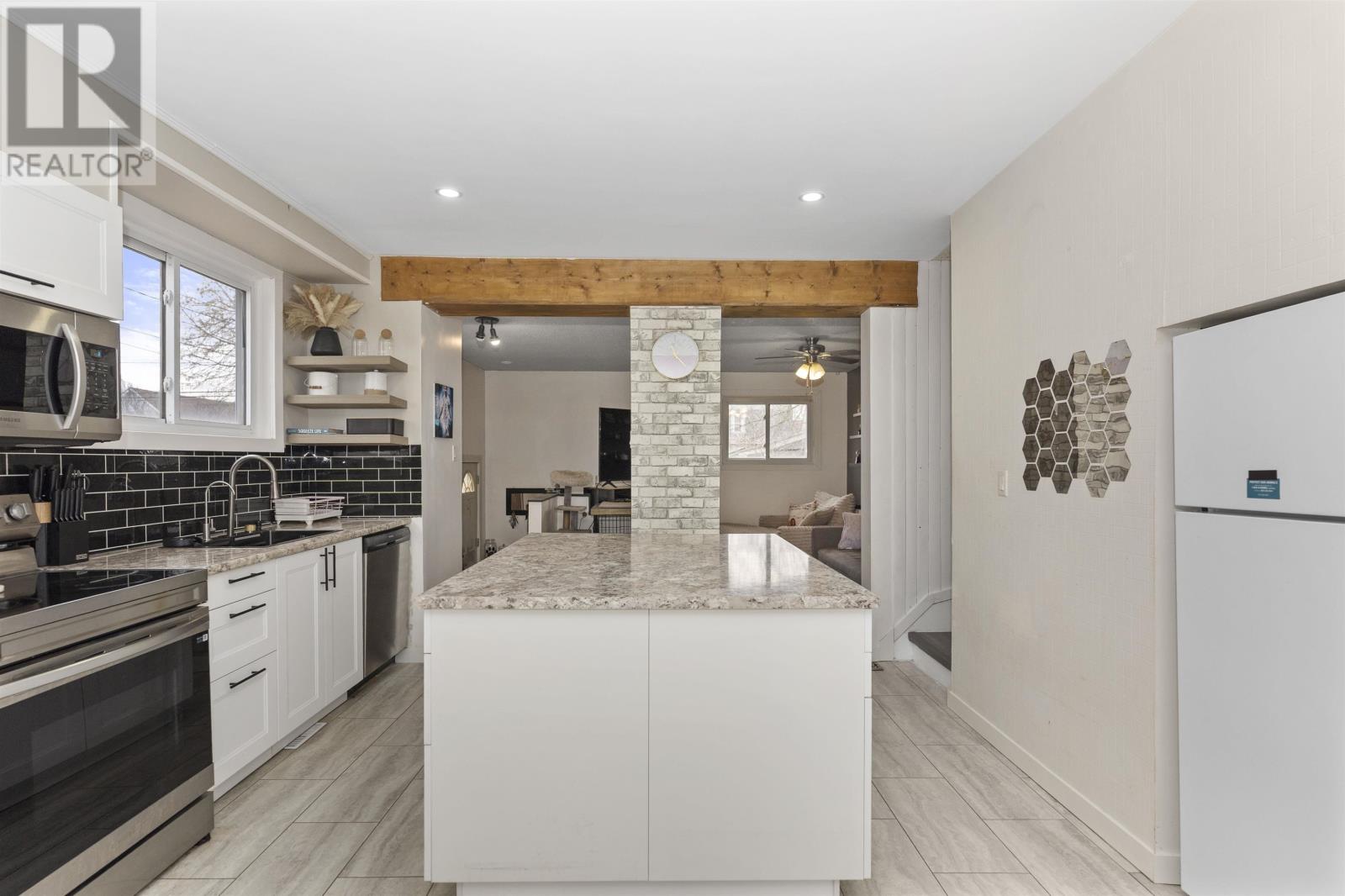 346 Harold ST N, Thunder Bay, Ontario, P7C4C6 — Photo 13