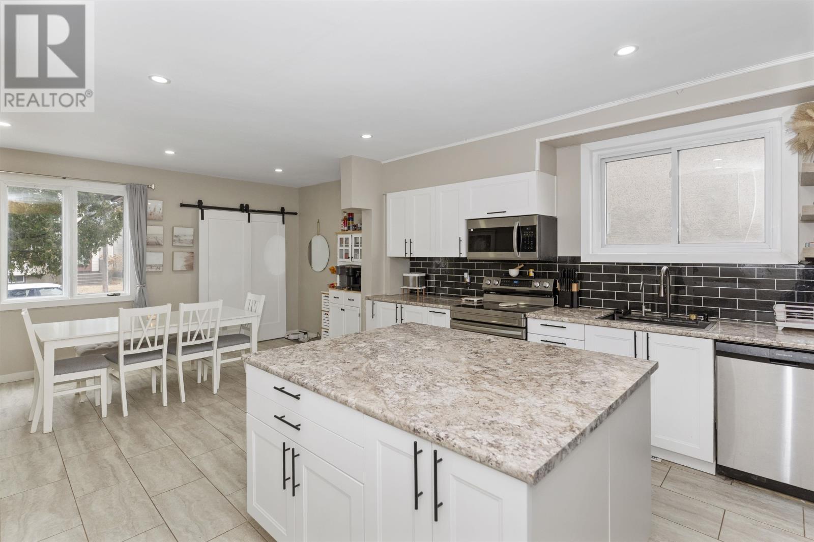 346 Harold ST N, Thunder Bay, Ontario, P7C4C6 — Photo 6