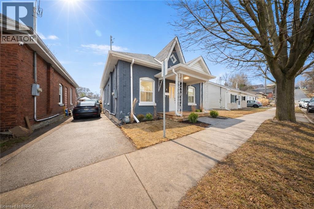 8 MAIN Street, Brantford, Ontario, N3R3X2 — Photo 3