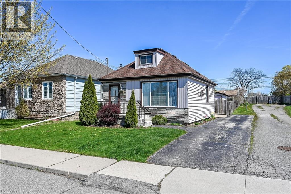 192 IVON Avenue, Hamilton, Ontario, L8H5S8 — Photo 2