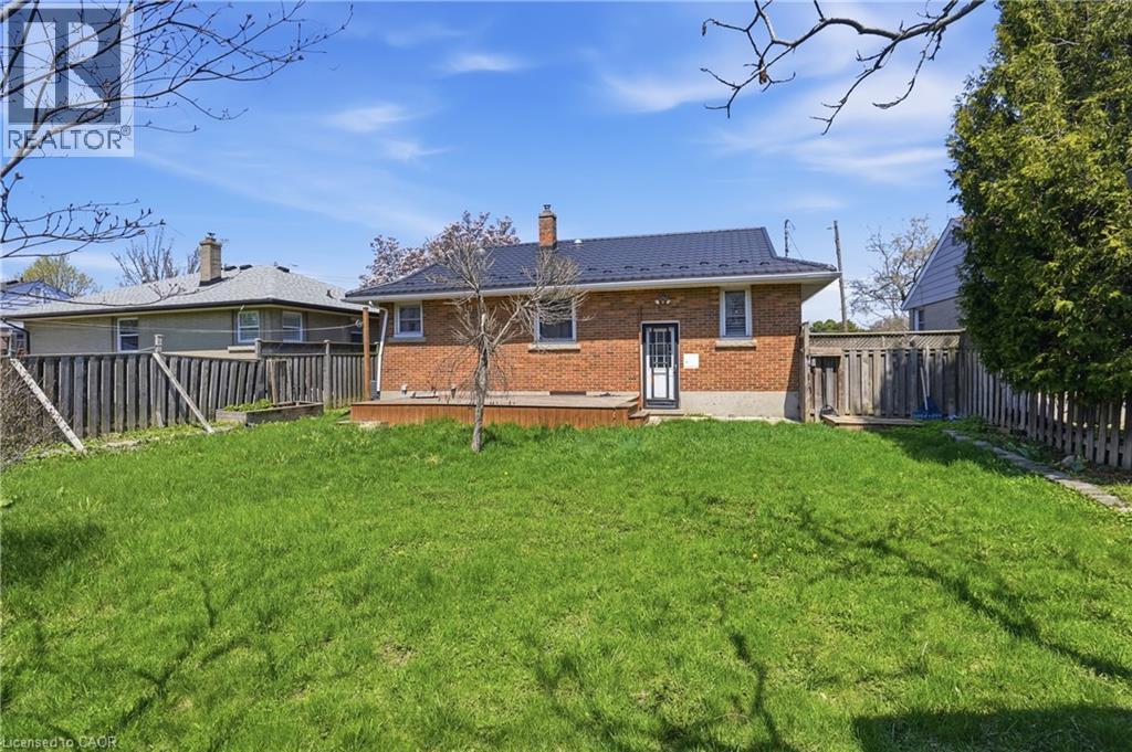 70 SANDALWOOD Avenue, Hamilton, Ontario, L8T2E3 — Photo 14