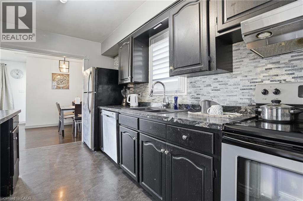 70 SANDALWOOD Avenue, Hamilton, Ontario, L8T2E3 — Photo 6