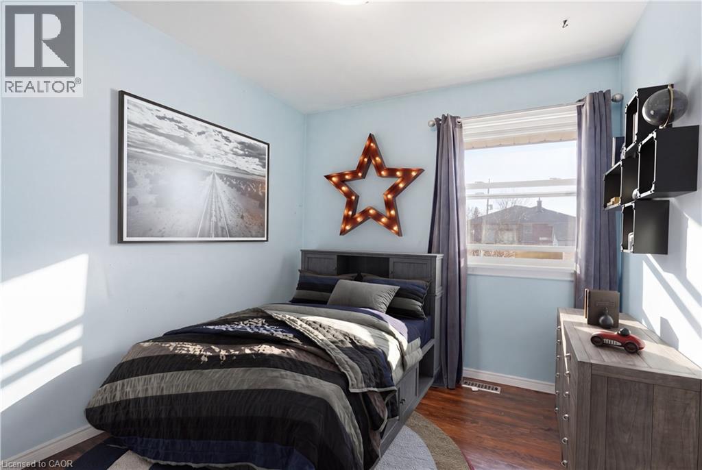 70 SANDALWOOD Avenue, Hamilton, Ontario, L8T2E3 — Photo 9