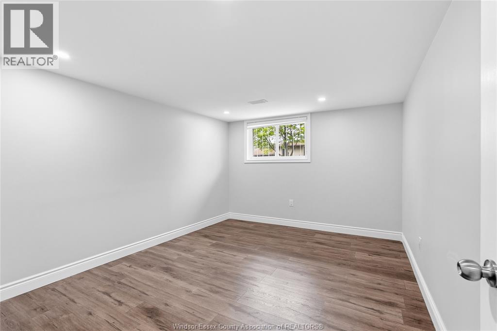 2989 REGIS AVENUE Unit# LOWER, Windsor, Ontario, N8R1V7 — Photo 10