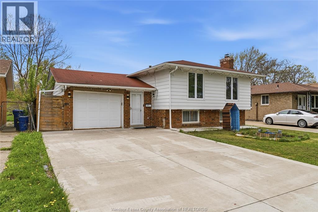 2989 REGIS AVENUE Unit# LOWER, Windsor, Ontario, N8R1V7 — Photo 2