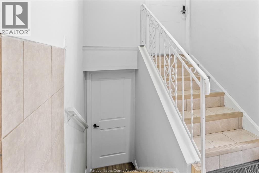 2989 REGIS AVENUE Unit# LOWER, Windsor, Ontario, N8R1V7 — Photo 5