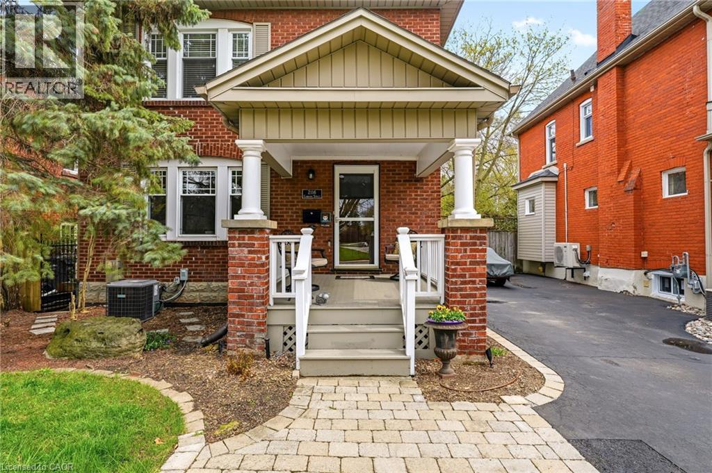 2116 CAROLINE Street, Burlington, Ontario, L7R1L8 — Photo 2