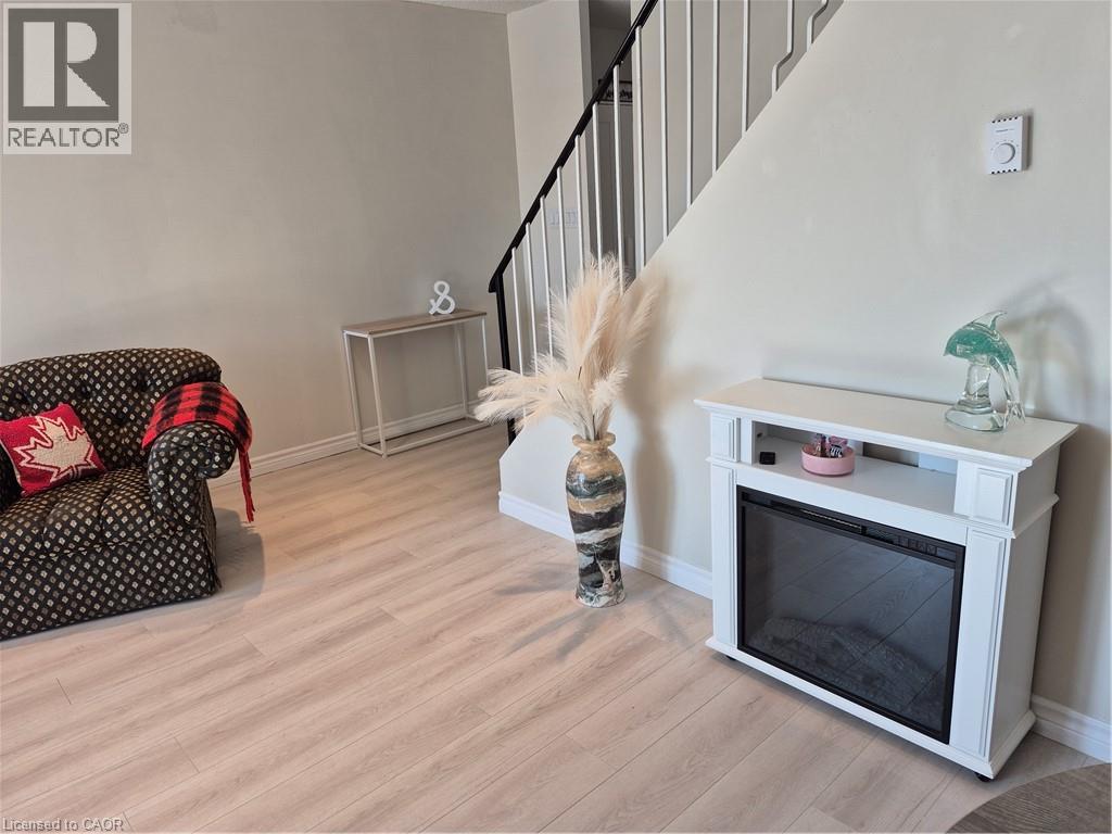 36 HAYHURST Road Unit# 334, Brantford, Ontario, N3R6Y9 — Photo 10