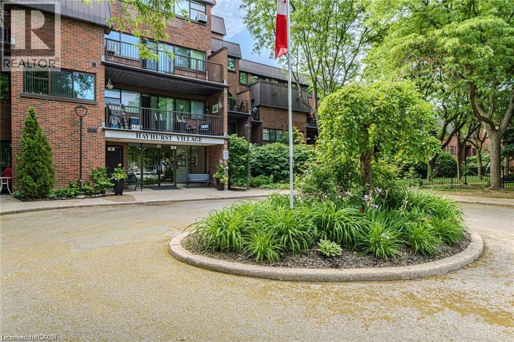 36 HAYHURST Road Unit# 334, Brantford, Ontario, N3R6Y9 — Photo 2