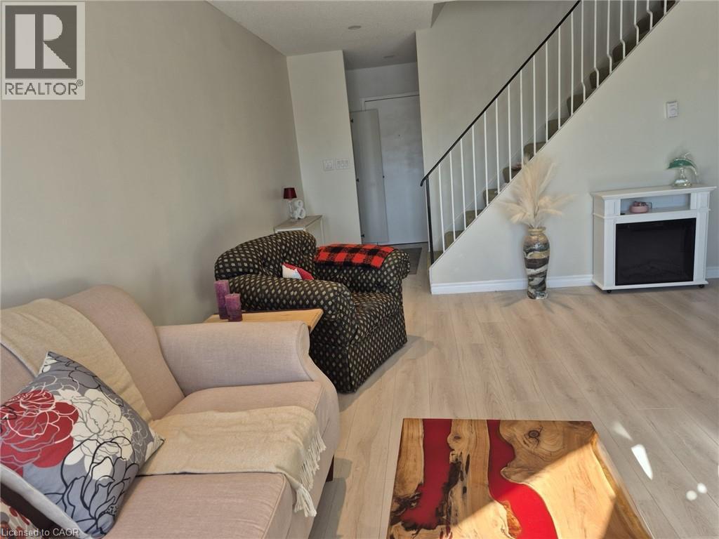 36 HAYHURST Road Unit# 334, Brantford, Ontario, N3R6Y9 — Photo 9