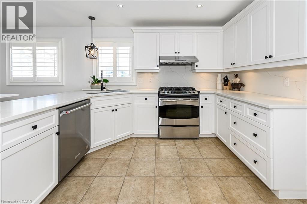 27 CARVER Drive, Binbrook, Ontario, L0R1C0 — Photo 9