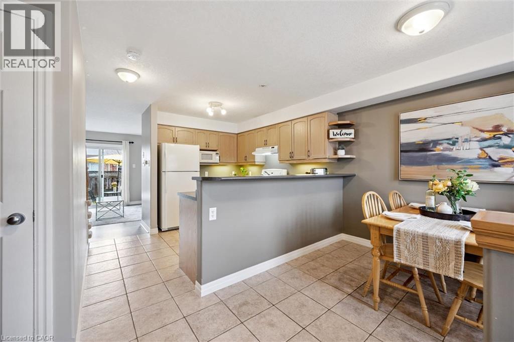 535 WINDFLOWER Crescent Unit# 54, Kitchener, Ontario, N2E4L7 — Photo 12