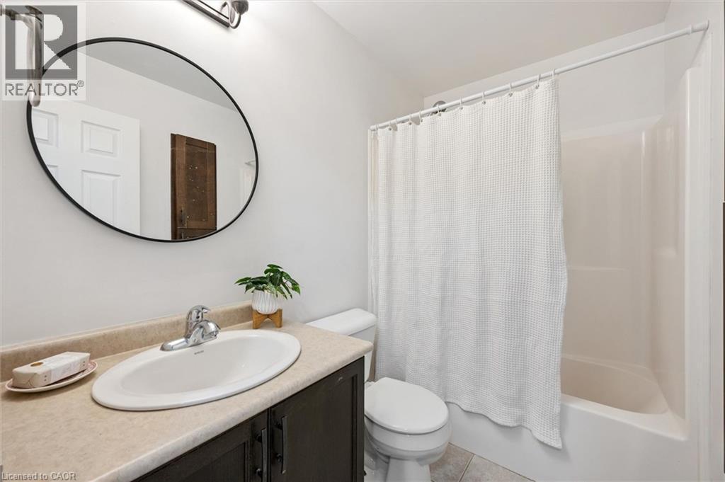 535 WINDFLOWER Crescent Unit# 54, Kitchener, Ontario, N2E4L7 — Photo 18