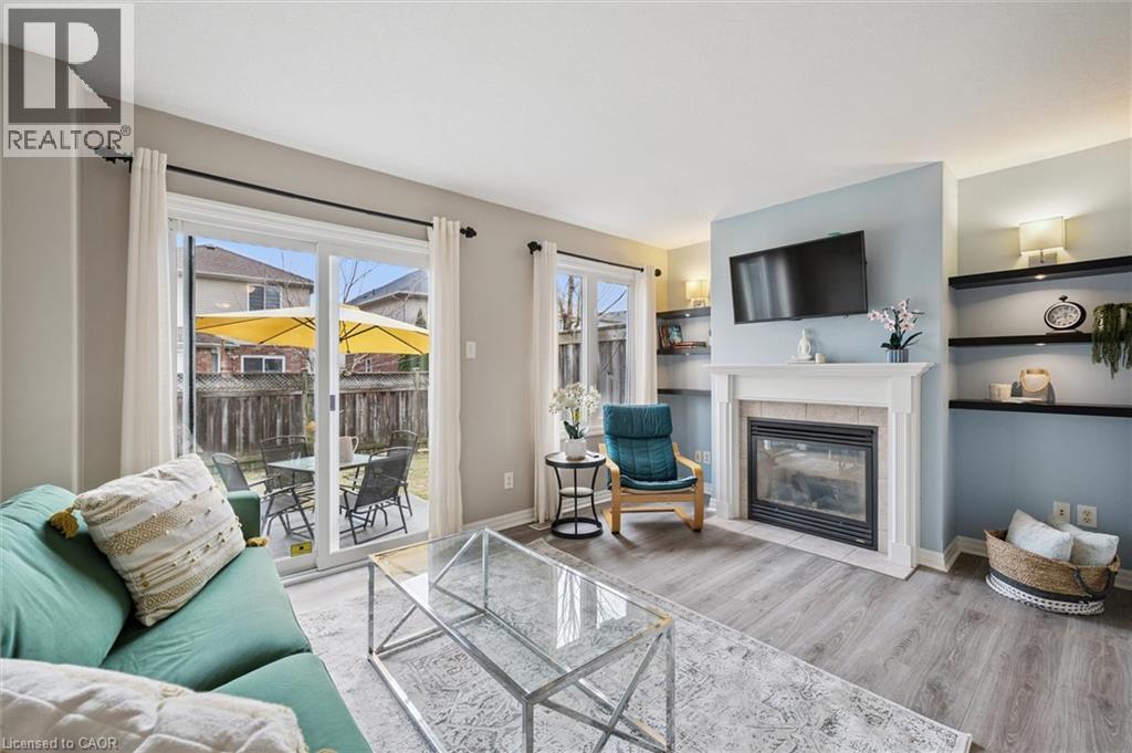 535 WINDFLOWER Crescent Unit# 54, Kitchener, Ontario, N2E4L7 — Photo 4