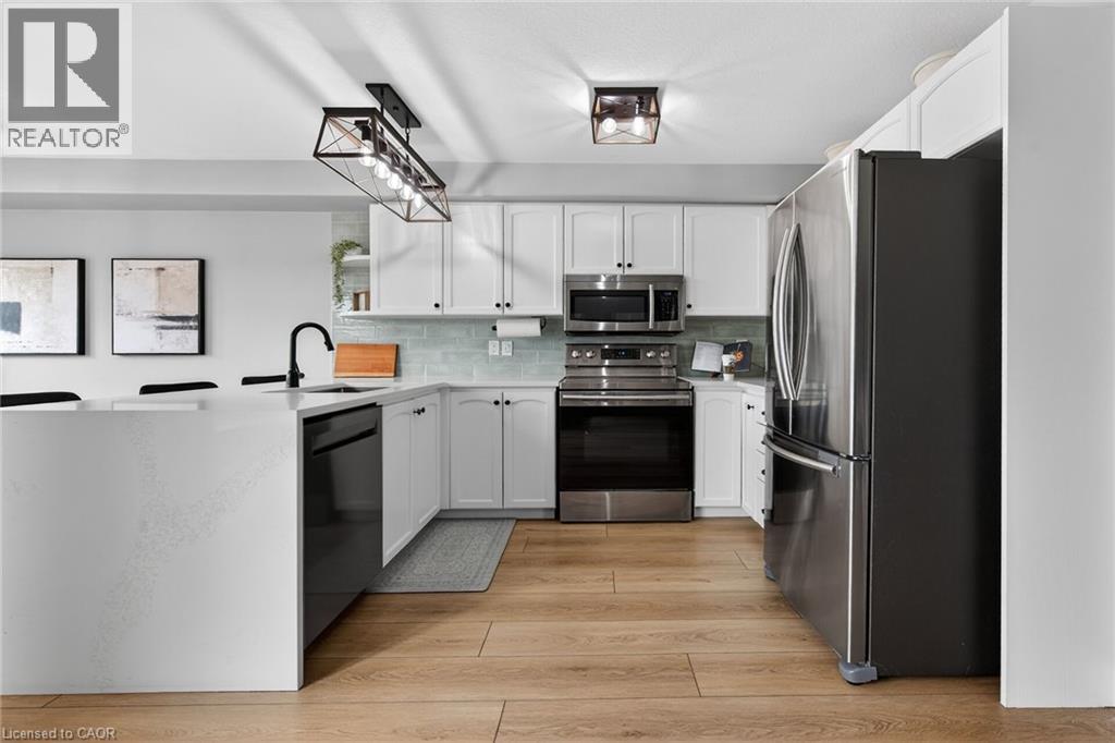 33 VOYAGER Pass, Binbrook, Ontario, L0R1C0 — Photo 10