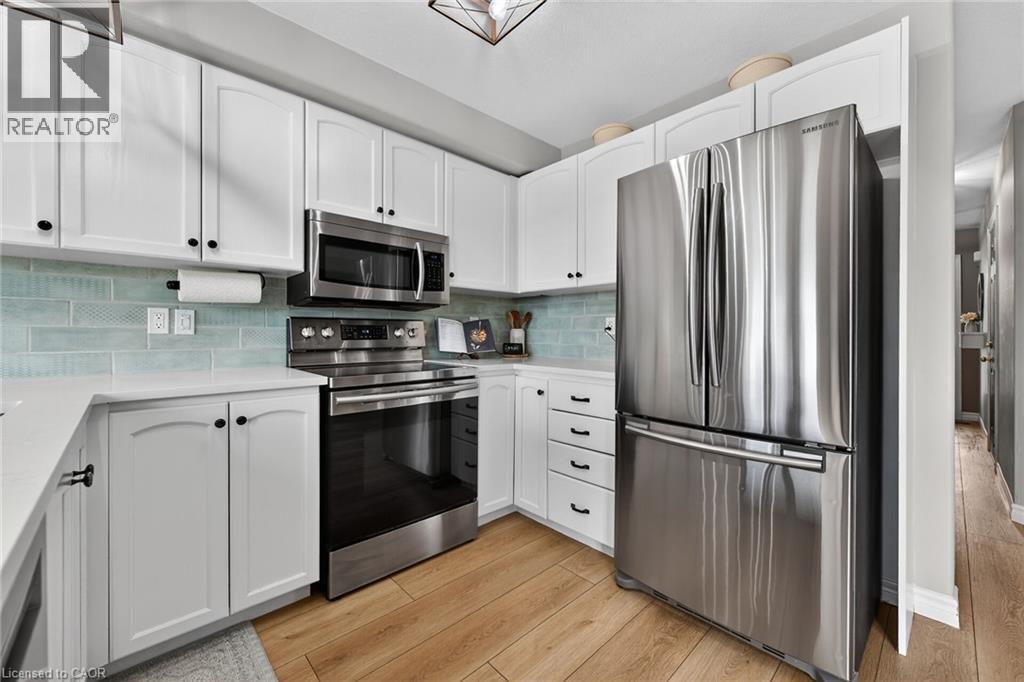 33 VOYAGER Pass, Binbrook, Ontario, L0R1C0 — Photo 12