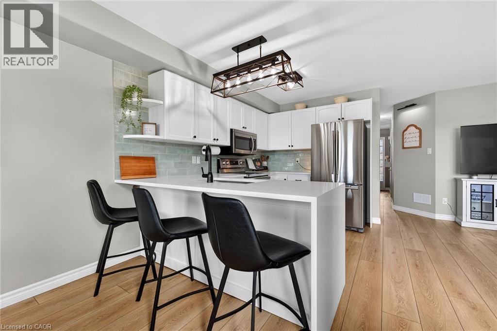 33 VOYAGER Pass, Binbrook, Ontario, L0R1C0 — Photo 13