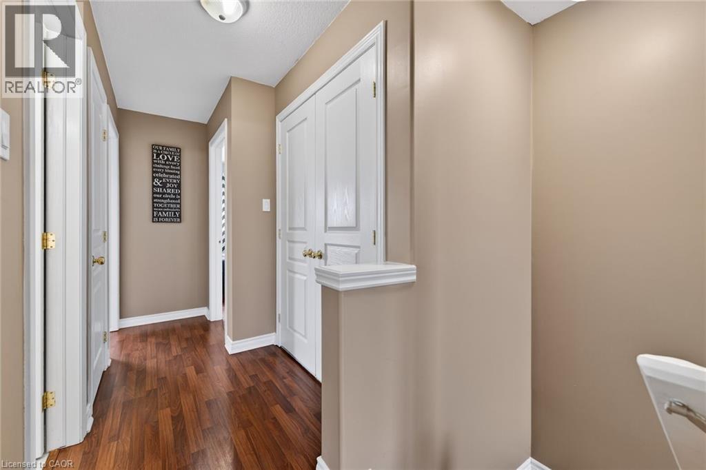 33 VOYAGER Pass, Binbrook, Ontario, L0R1C0 — Photo 19