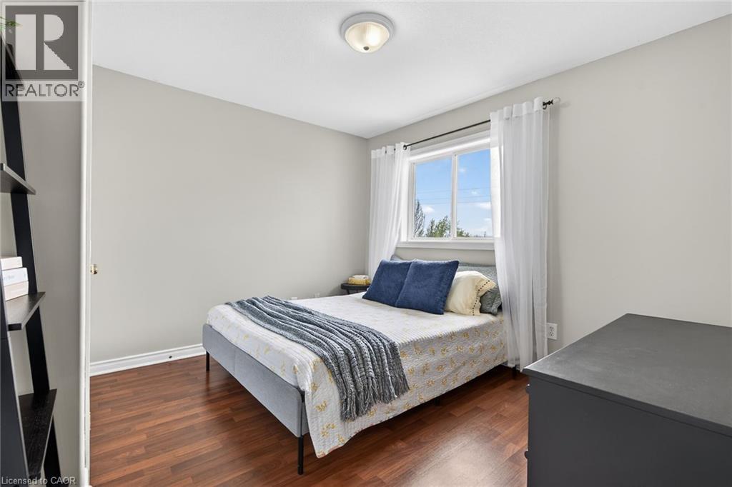 33 VOYAGER Pass, Binbrook, Ontario, L0R1C0 — Photo 25