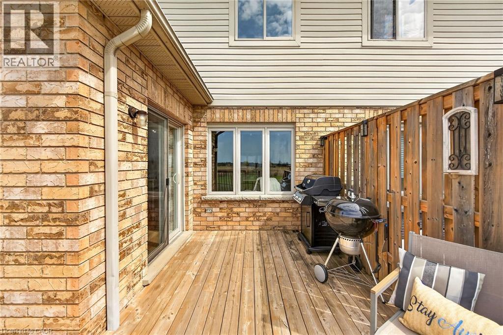 33 VOYAGER Pass, Binbrook, Ontario, L0R1C0 — Photo 29
