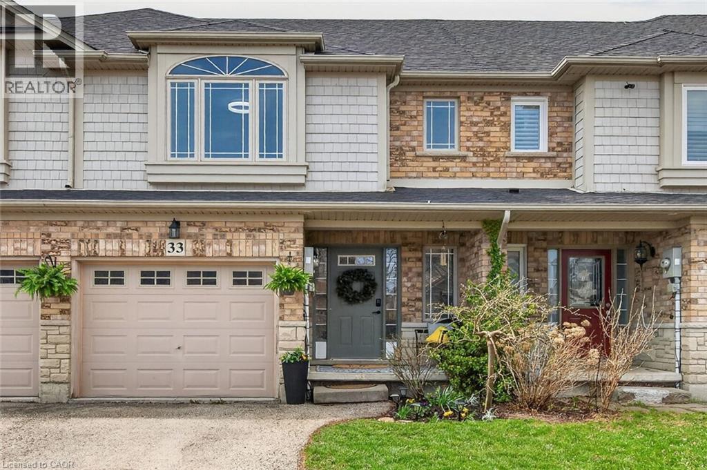 33 VOYAGER Pass, Binbrook, Ontario, L0R1C0 — Photo 3