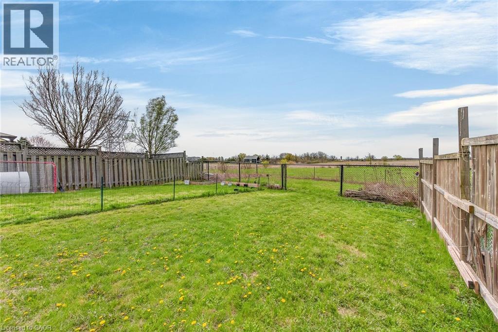 33 VOYAGER Pass, Binbrook, Ontario, L0R1C0 — Photo 34