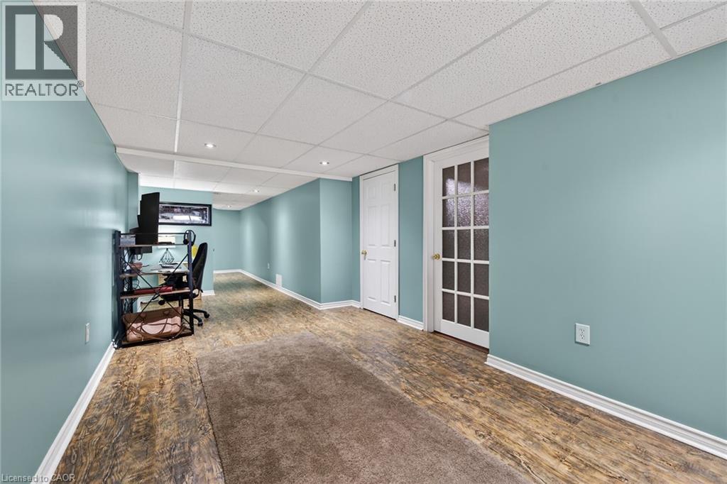 33 VOYAGER Pass, Binbrook, Ontario, L0R1C0 — Photo 40