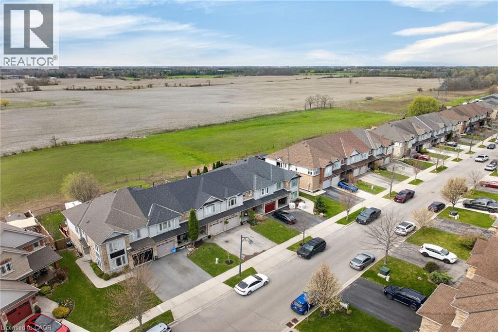 33 VOYAGER Pass, Binbrook, Ontario, L0R1C0 — Photo 42
