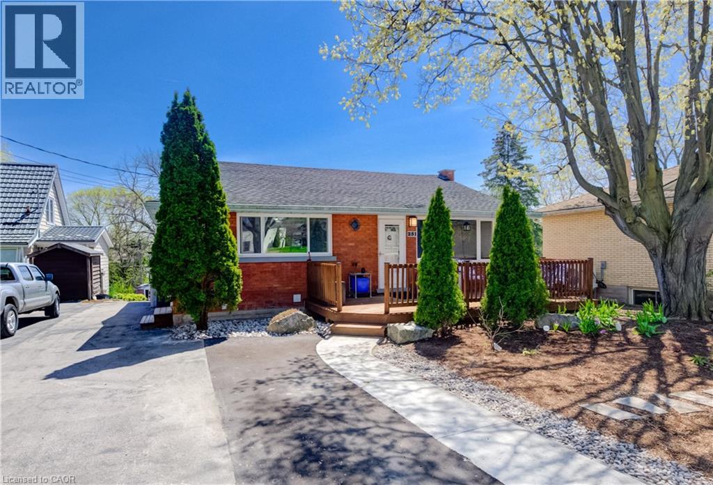 251 SHELDON Avenue N, Kitchener, Ontario, N2H3M9 — Photo 2