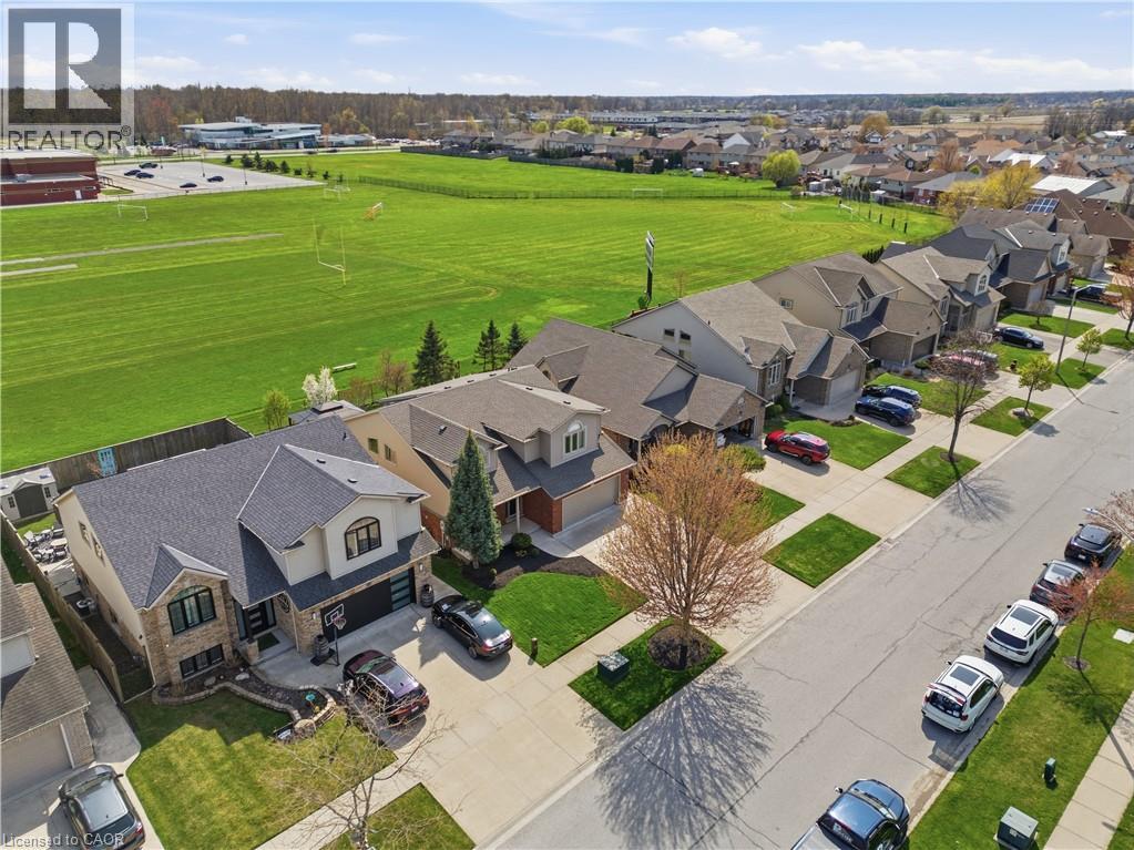 8684 MCGARRY Drive, Niagara Falls, Ontario, L2H3N7 — Photo 3