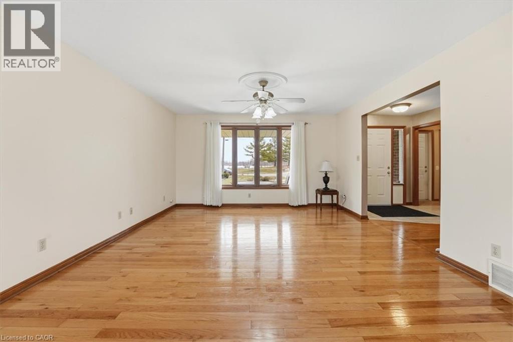 603 BUNTING Road, St. Catharines, Ontario, L2M2Z9 — Photo 5