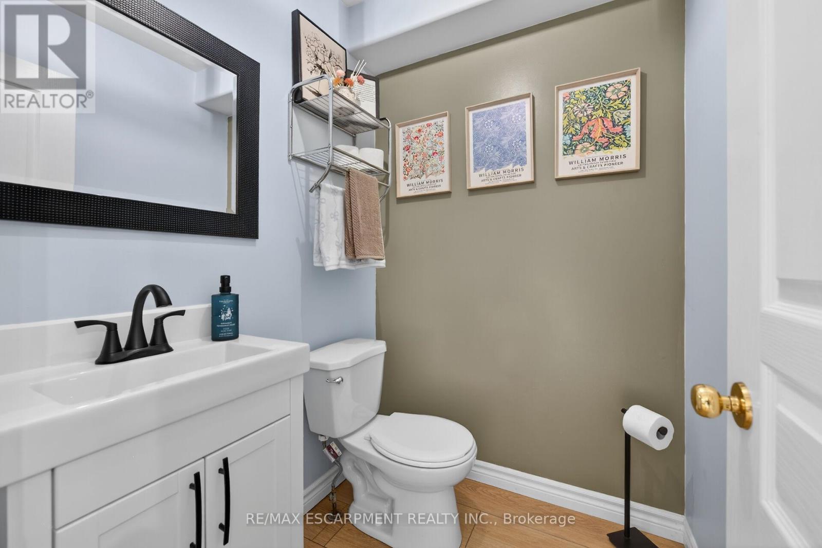 33 VOYAGER PASS, Hamilton (Binbrook), Ontario, L0R1C0 — Photo 17
