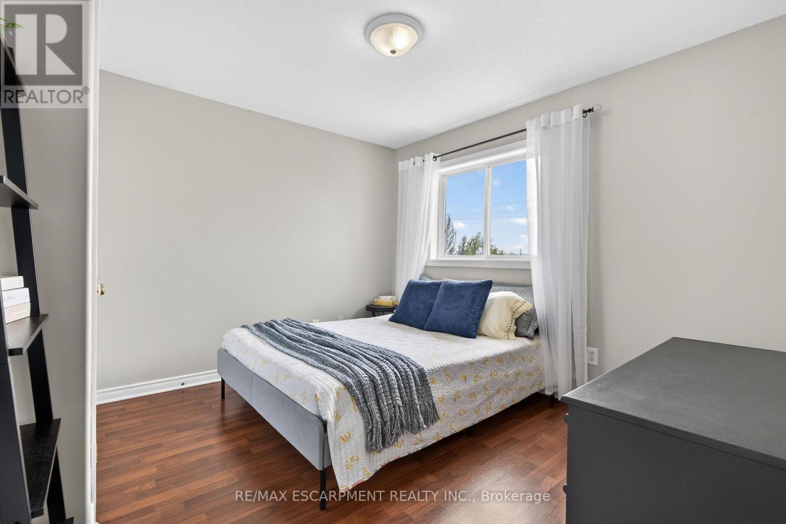 33 VOYAGER PASS, Hamilton (Binbrook), Ontario, L0R1C0 — Photo 25
