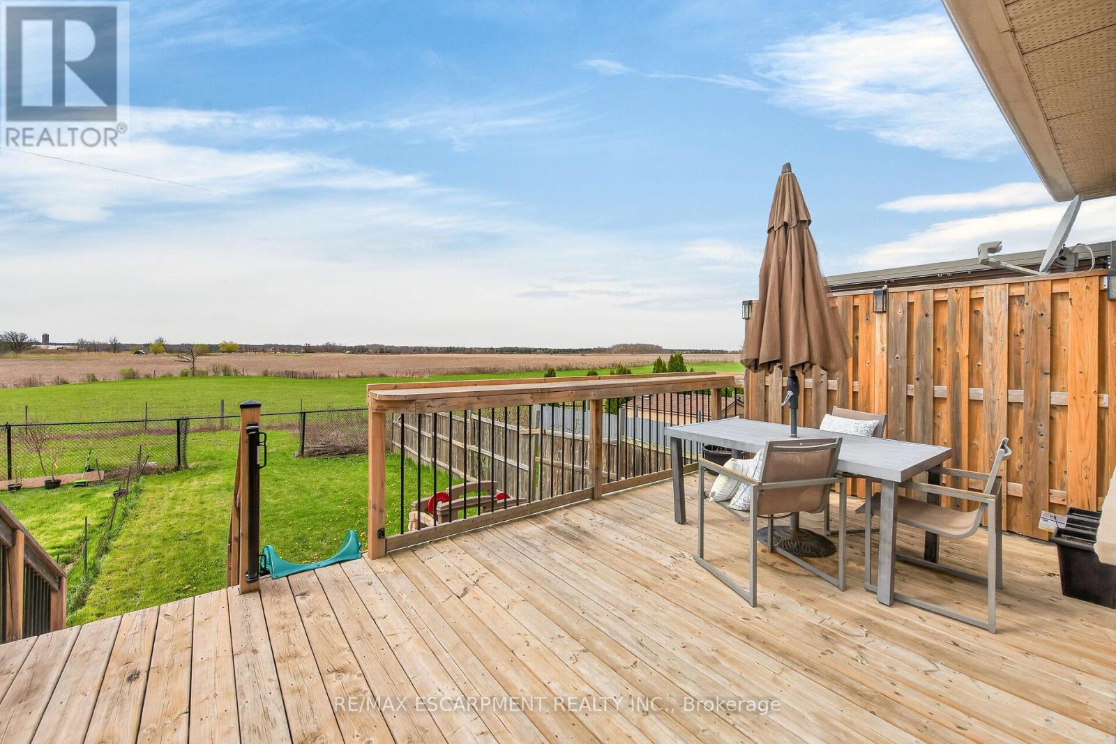 33 VOYAGER PASS, Hamilton (Binbrook), Ontario, L0R1C0 — Photo 32