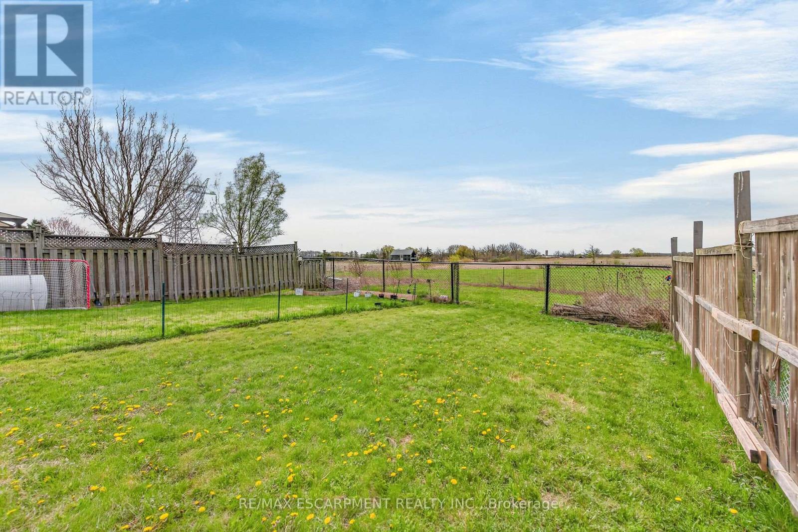 33 VOYAGER PASS, Hamilton (Binbrook), Ontario, L0R1C0 — Photo 34