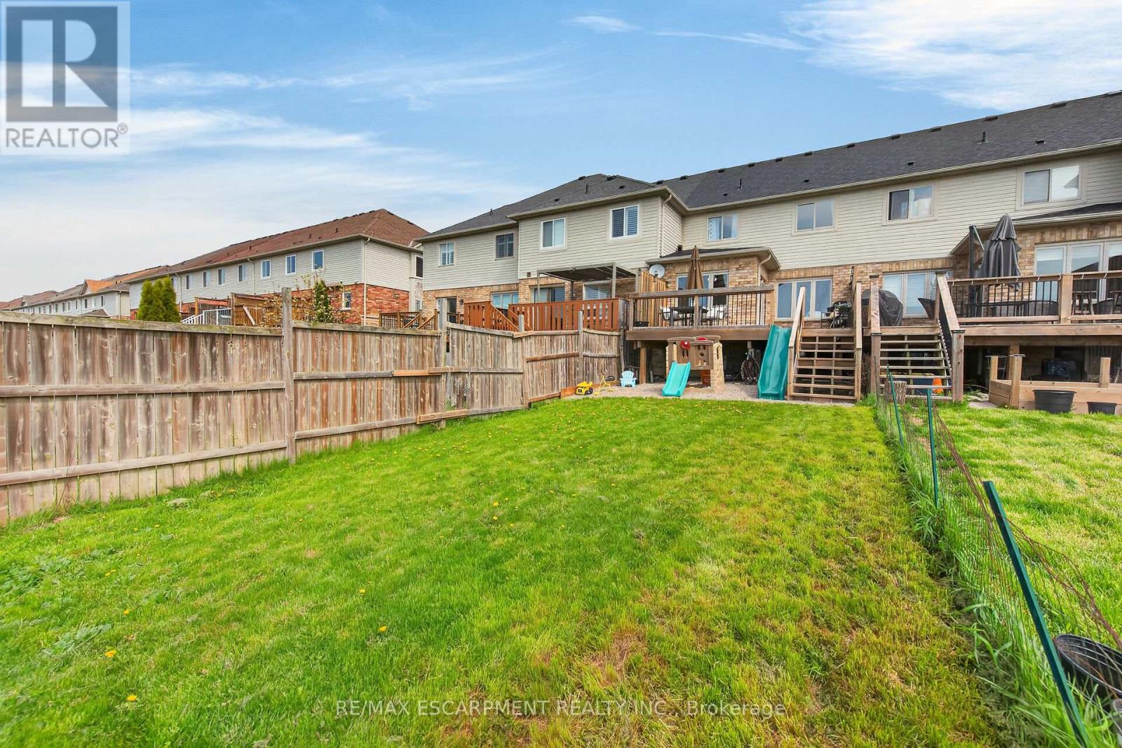 33 VOYAGER PASS, Hamilton (Binbrook), Ontario, L0R1C0 — Photo 35
