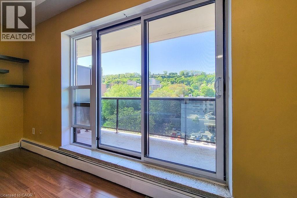 81 CHARLTON Avenue E Unit# 905, Hamilton, Ontario, L8N1Y7 — Photo 9