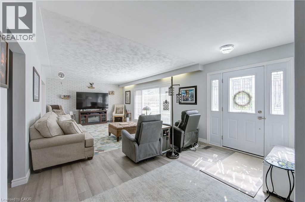 186 SHUH Avenue, Kitchener, Ontario, N2A1H6 — Photo 5