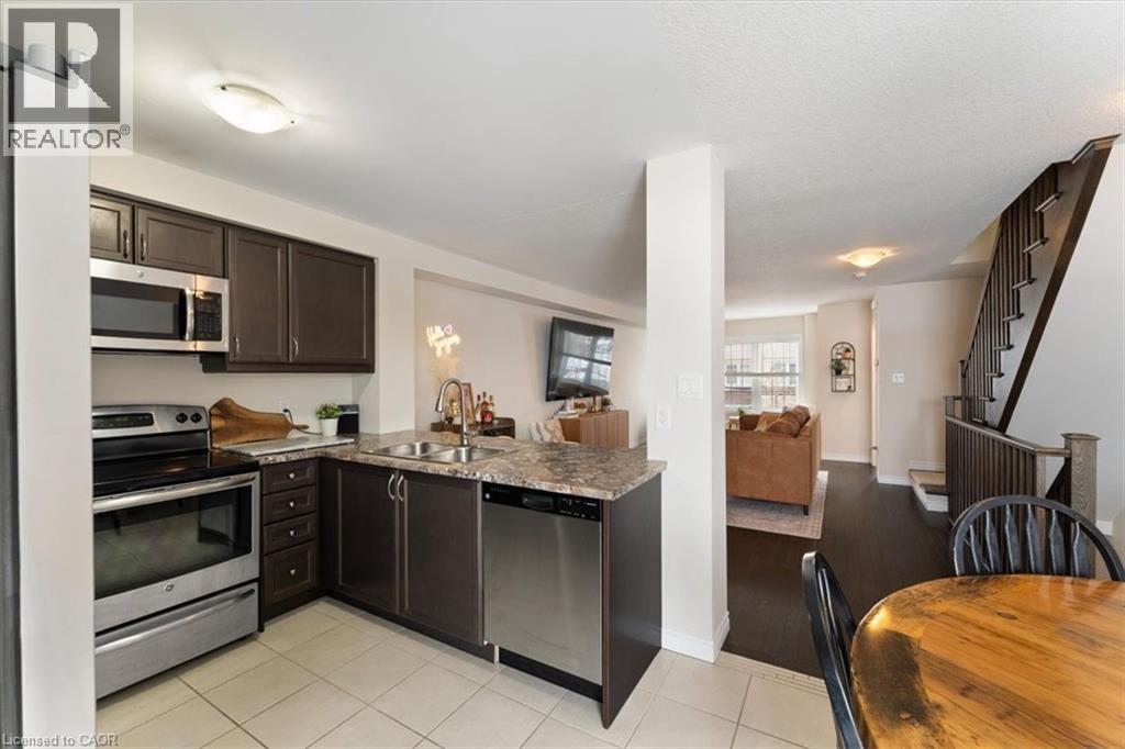31 MAYLAND Trail, Stoney Creek, Ontario, L8J0G4 — Photo 10