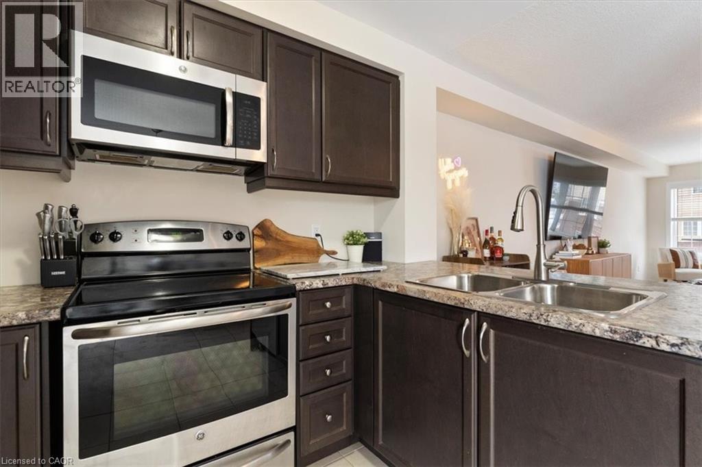 31 MAYLAND Trail, Stoney Creek, Ontario, L8J0G4 — Photo 12