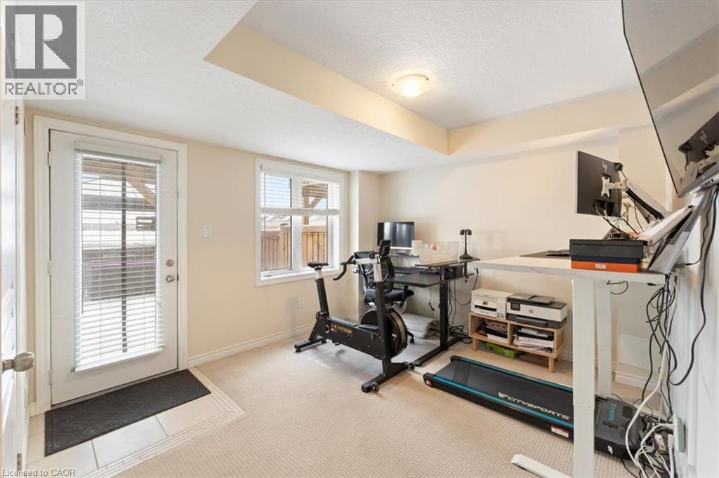 31 MAYLAND Trail, Stoney Creek, Ontario, L8J0G4 — Photo 5