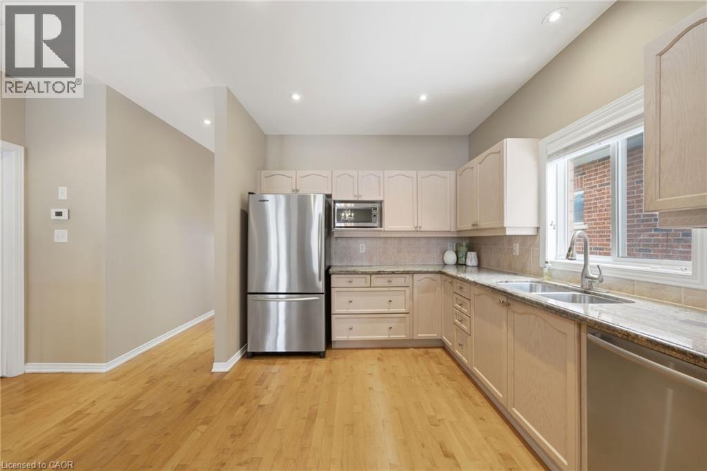 46 MANITOULIN Trail, Hamilton, Ontario, L9B2X8 — Photo 10