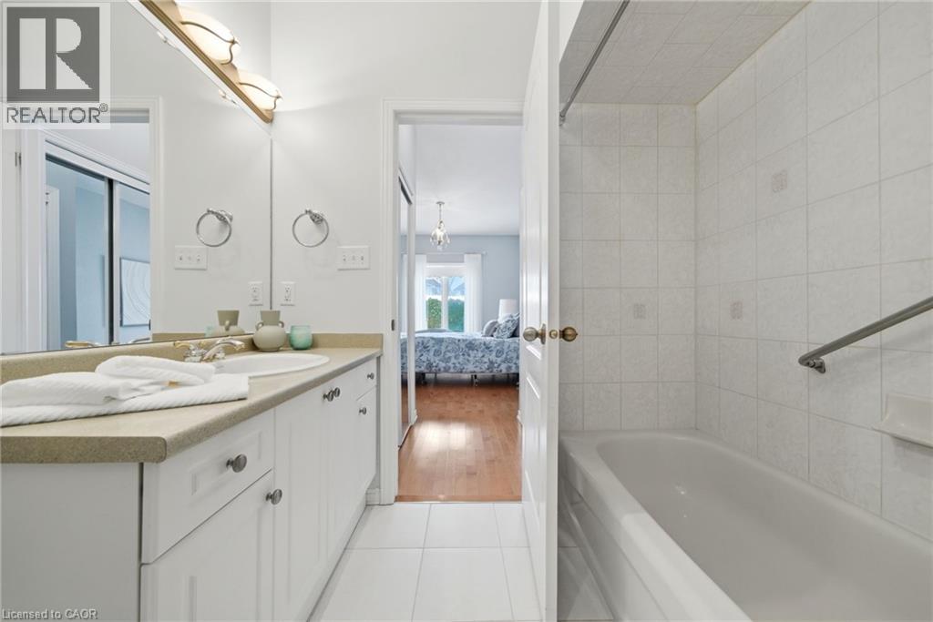 46 MANITOULIN Trail, Hamilton, Ontario, L9B2X8 — Photo 23