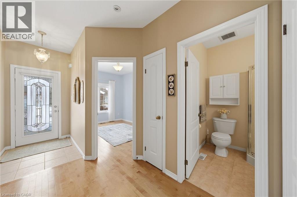 46 MANITOULIN Trail, Hamilton, Ontario, L9B2X8 — Photo 3