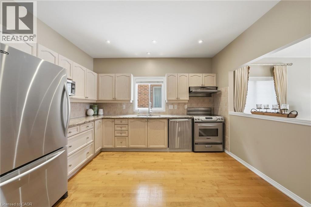 46 MANITOULIN Trail, Hamilton, Ontario, L9B2X8 — Photo 8