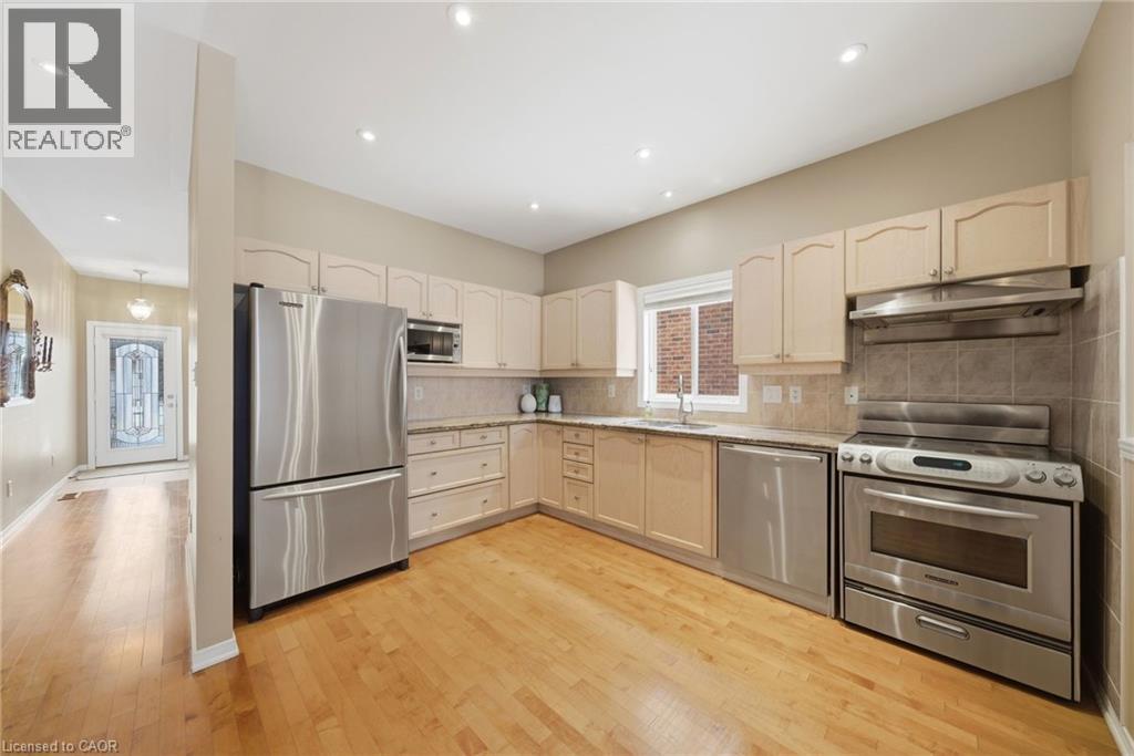 46 MANITOULIN Trail, Hamilton, Ontario, L9B2X8 — Photo 9