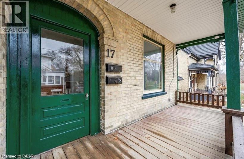 17 HILDA Place Unit# A, Kitchener, Ontario, N2G1K4 — Photo 2